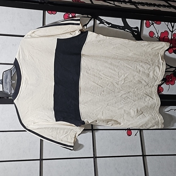 Adidas Cream Black Tee Shirt Size Medium - Picture 6 of 6